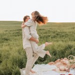 دوست چه کسی است؟