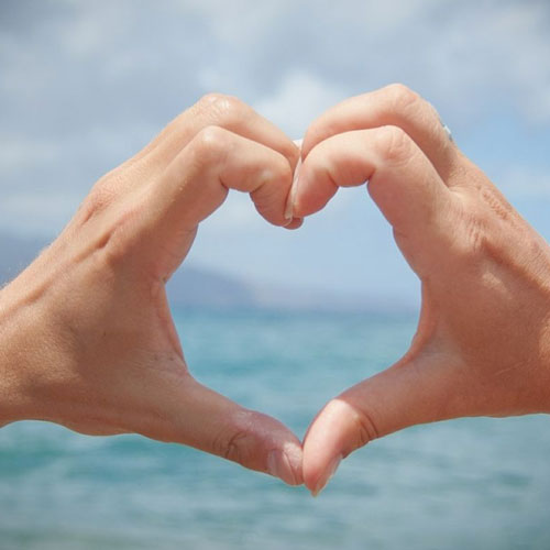 روش دانلود برنامه دوست یابی فارسی ios